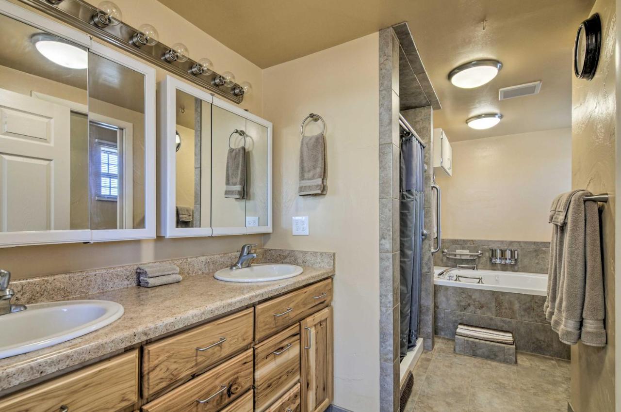Cozy Home With Canyon Views 2 Mi To Grand Staircase Henrieville Exterior photo
