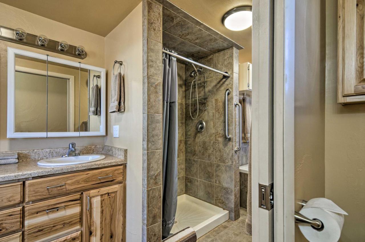 Cozy Home With Canyon Views 2 Mi To Grand Staircase Henrieville Exterior photo