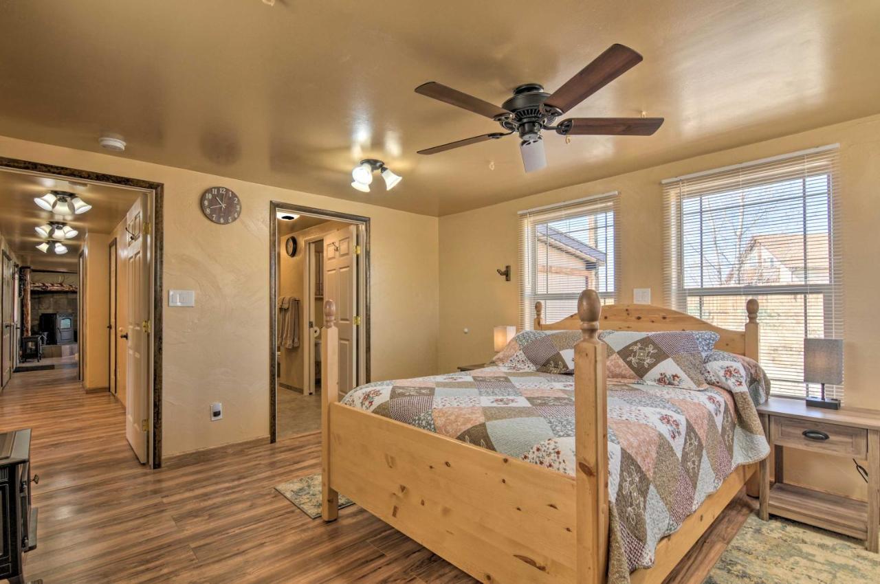 Cozy Home With Canyon Views 2 Mi To Grand Staircase Henrieville Exterior photo